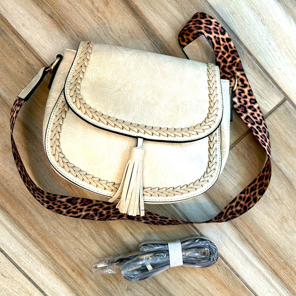 Tan shoulder bag leopard guitar strap